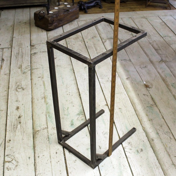 Sofa Drinks Table Antique Iron 600mm-Metal-Rugged London